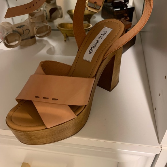 Brand new Steve Madden platform shoes - Picture 2 of 3
